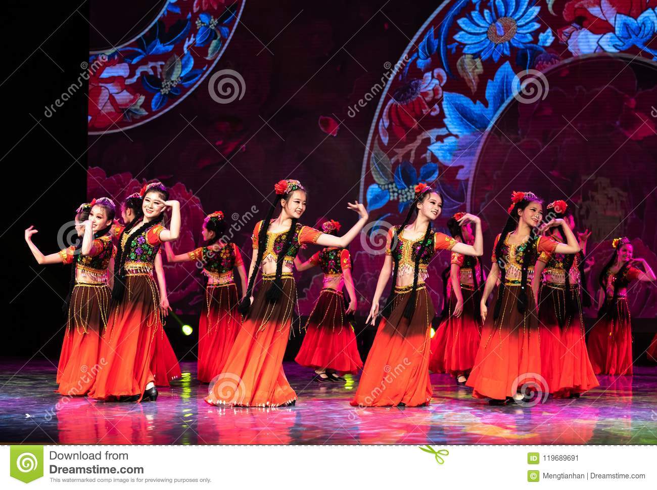 Уйгурский танец — Video | VK